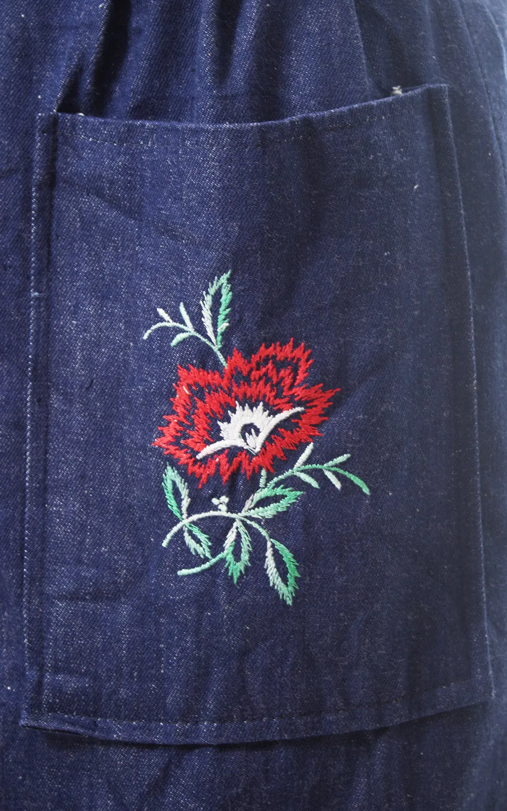 1970s Floral Embroidered Denim Skirt with Pockets | small/medium
