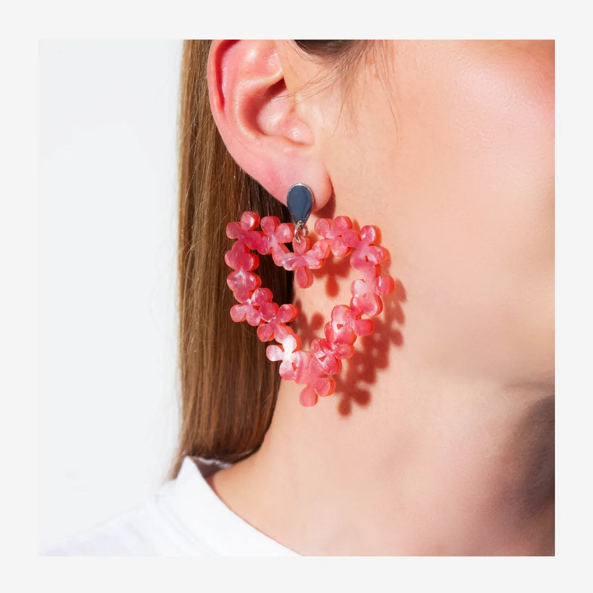 HEARTS IN FLOWERS EARRINGS – PINK PEARL