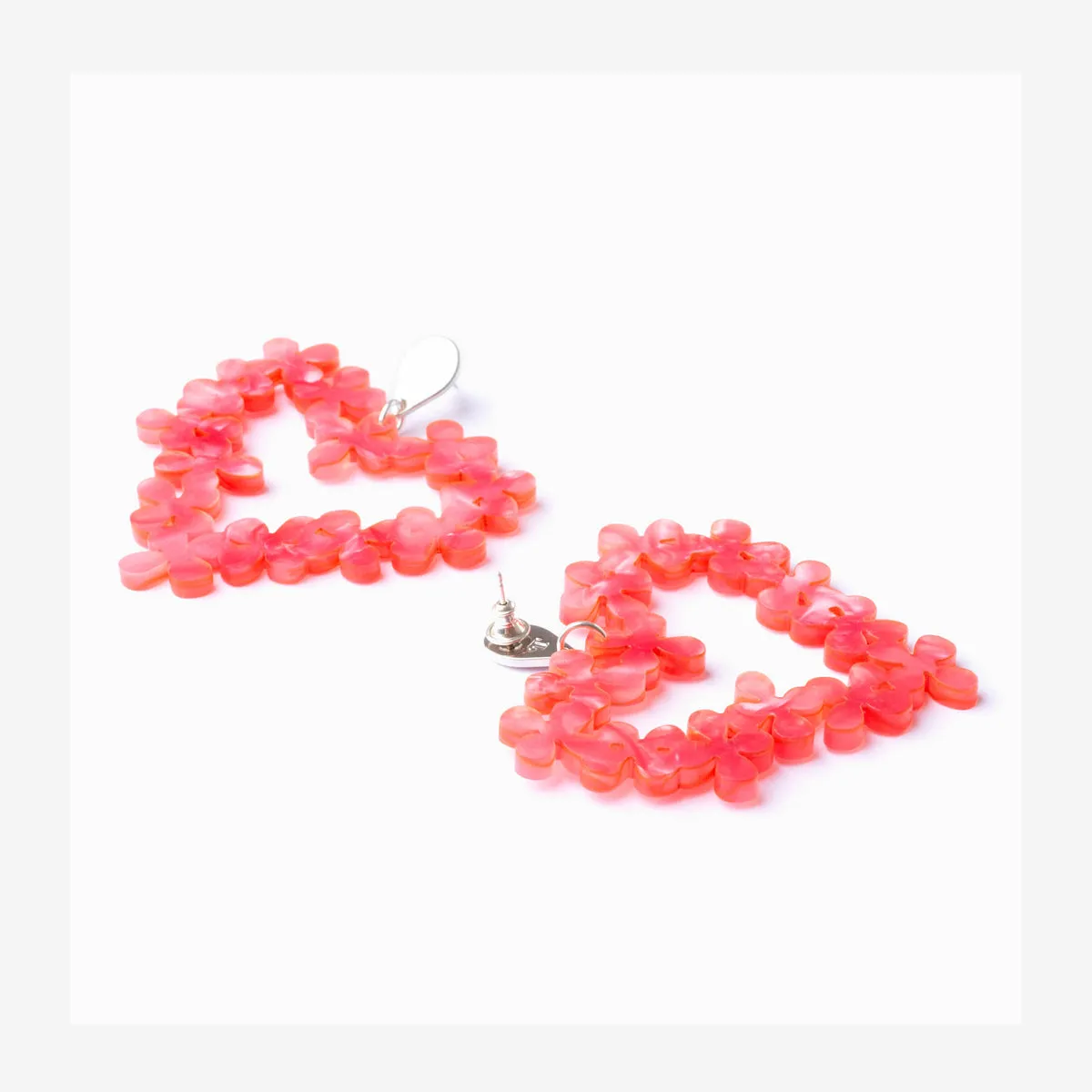 HEARTS IN FLOWERS EARRINGS – PINK PEARL