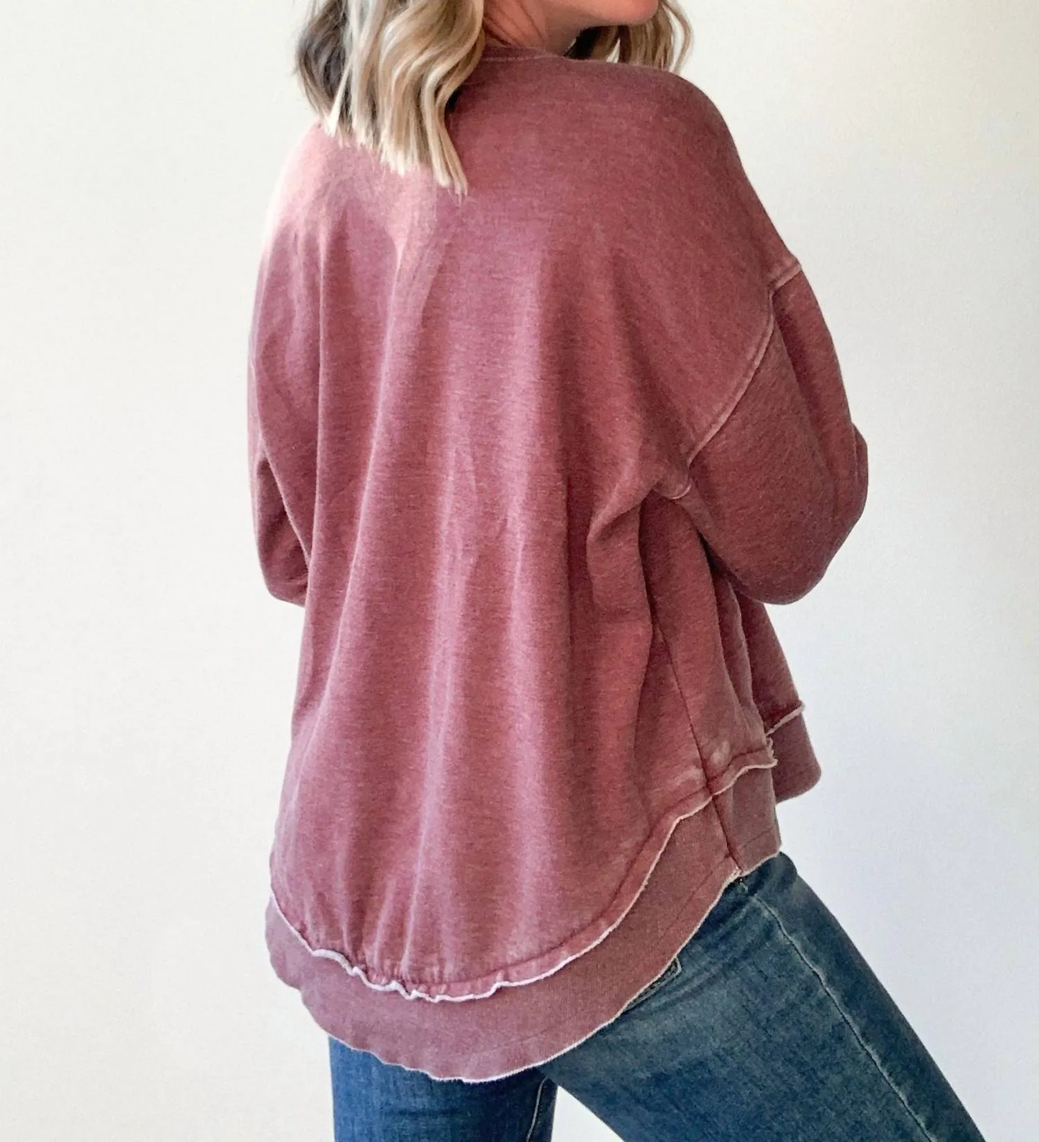 "Mama" Embroidered Sweatshirt
