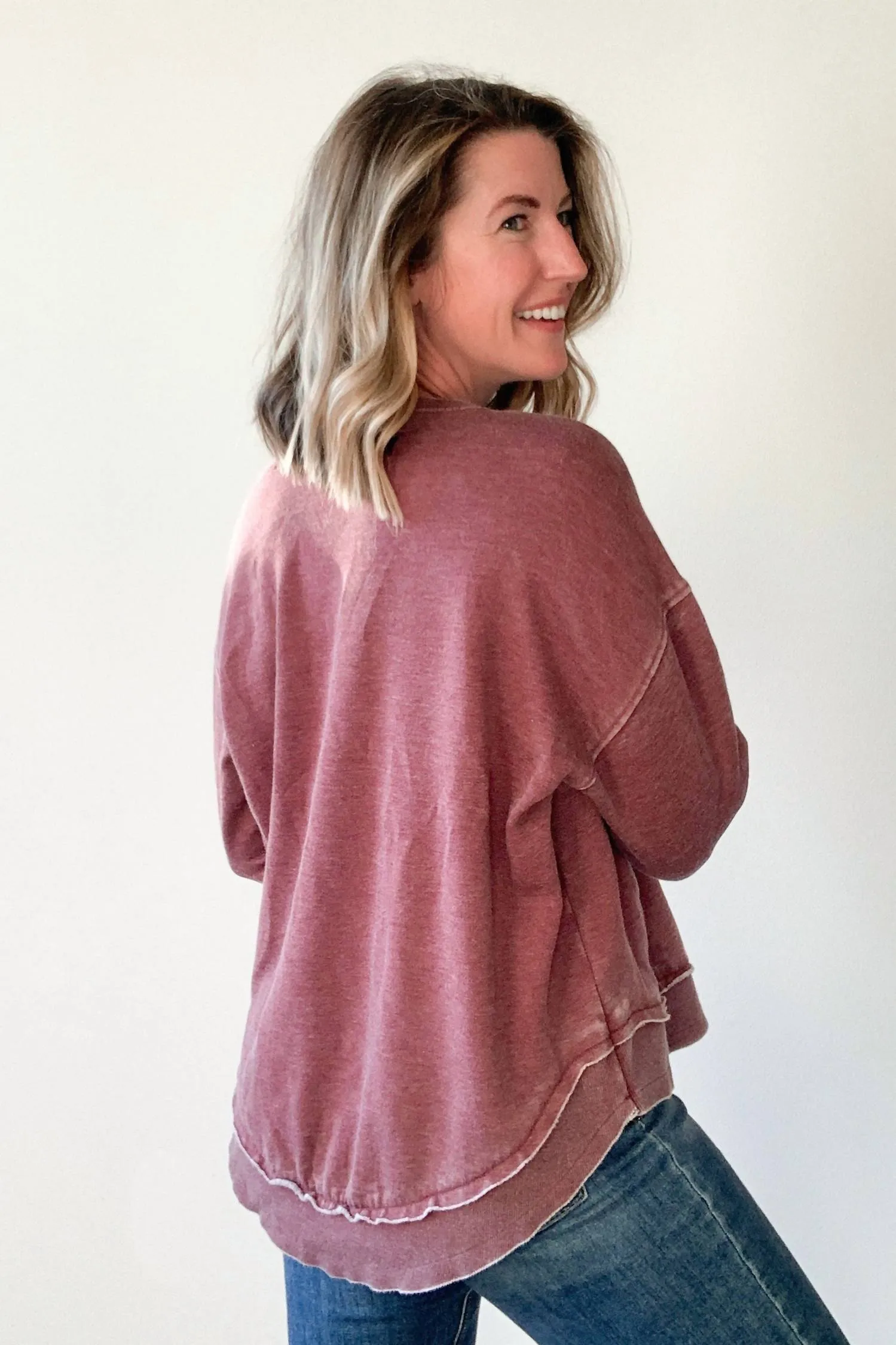 "Mama" Embroidered Sweatshirt
