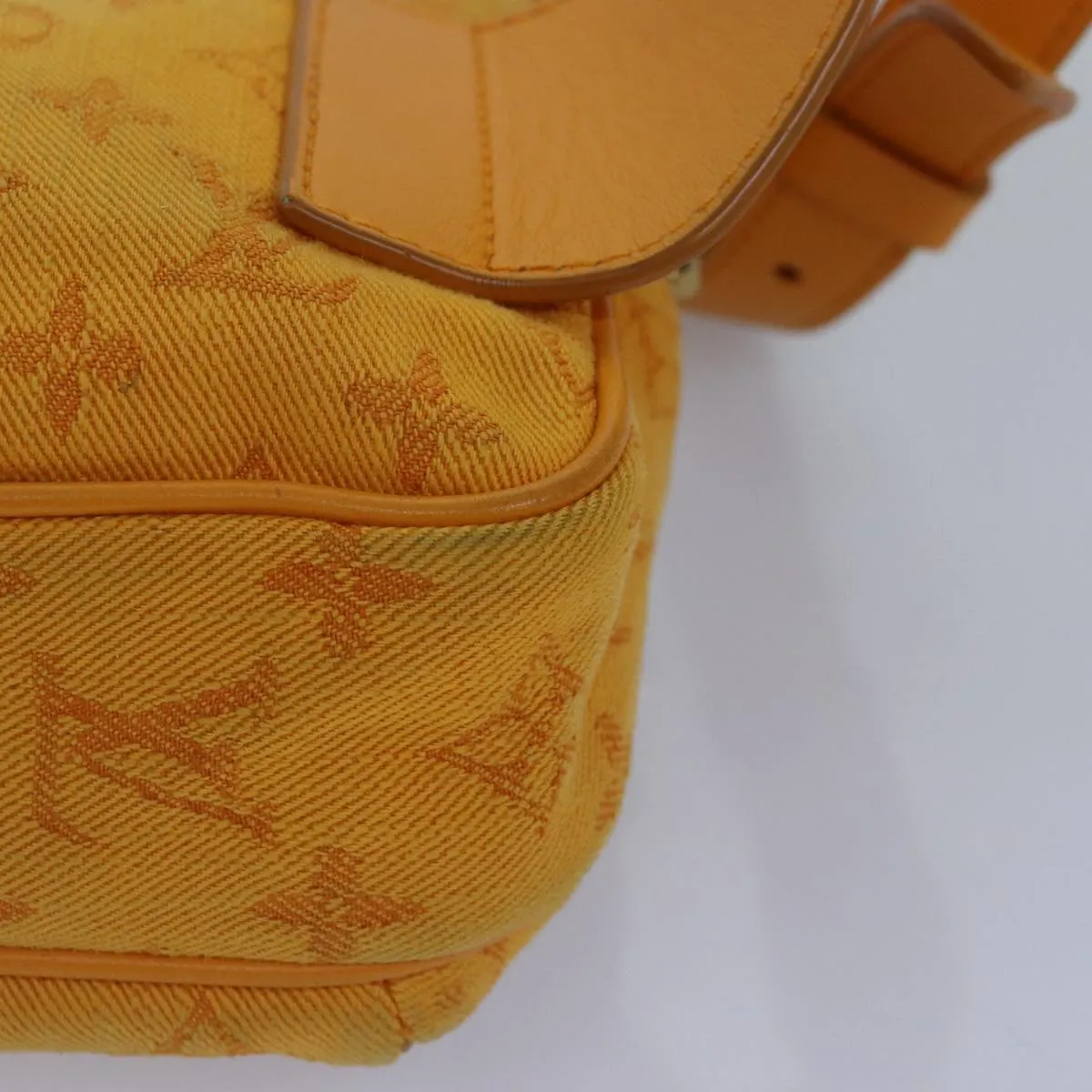 Trendy Inspired Louis Vuitton Monogram Denim Bum Bagoutdoor Waist Bag Yellow M44623 Auth 88743