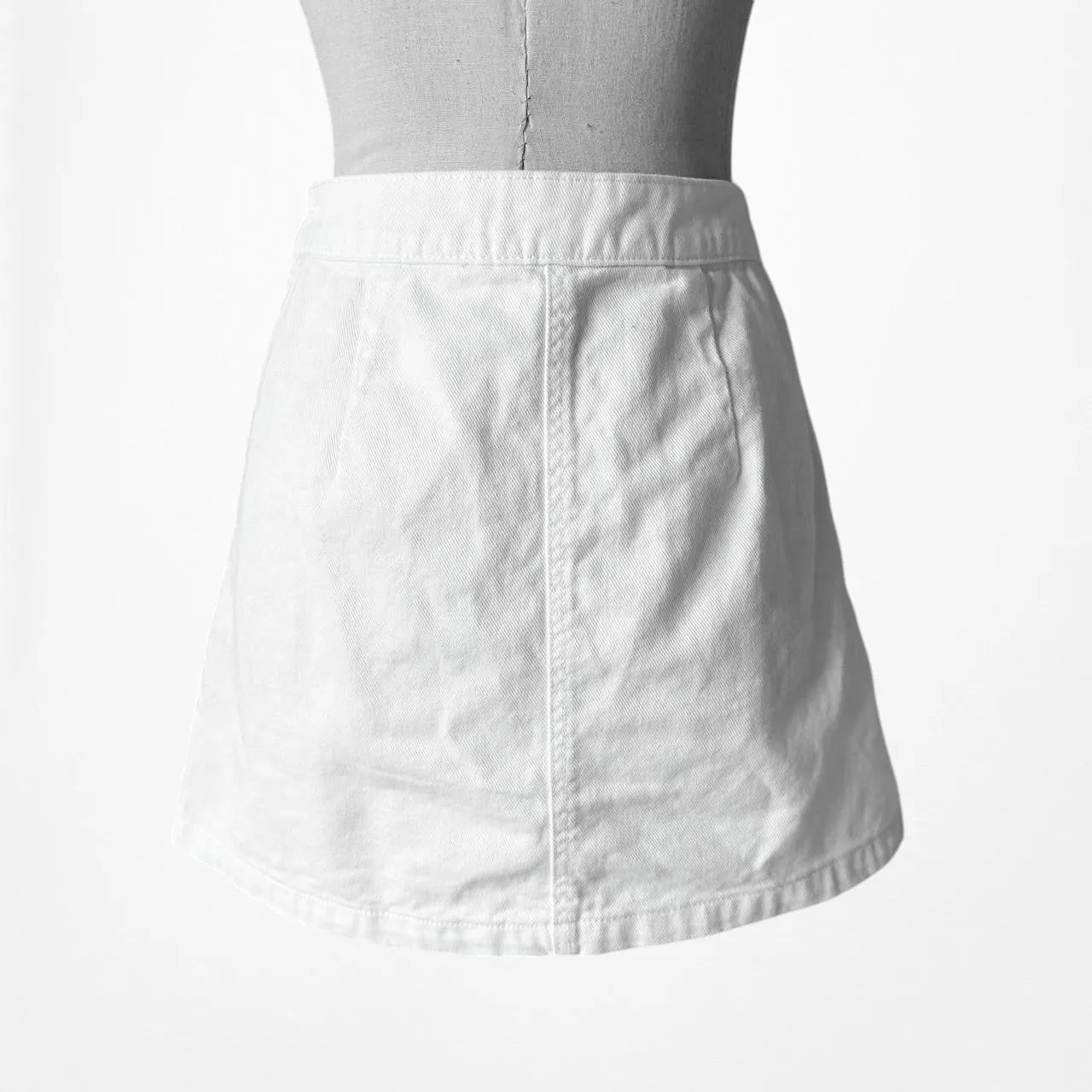 White H&M Button Front High Waisted Denim A-Line Mini Skirt Size XS/S