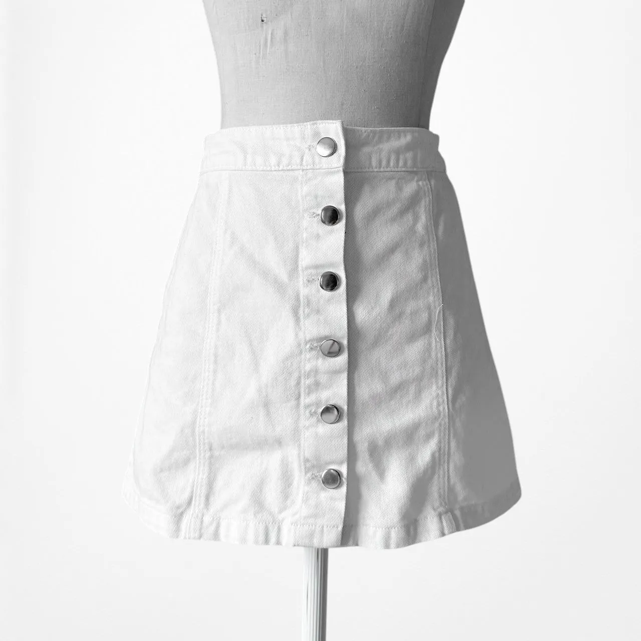 White H&M Button Front High Waisted Denim A-Line Mini Skirt Size XS/S